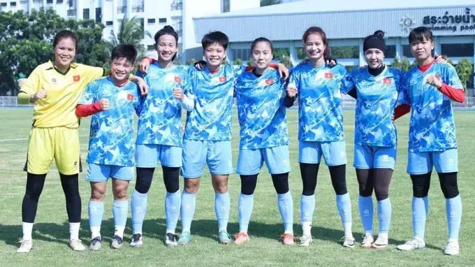 Đội tuyển nữ Việt Nam nâng khối lượng tập luyện